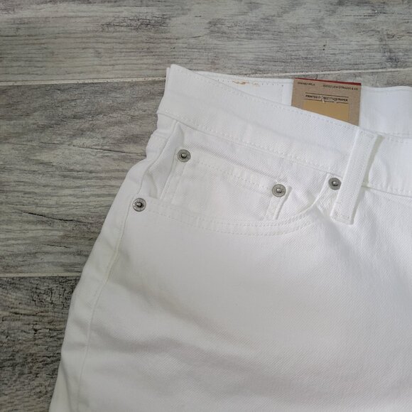 Levi's White Shorts Women's 34 Mid-Length Mid Rise 5 Pocket Cuffed Hem NWT - Picture 3 of 7